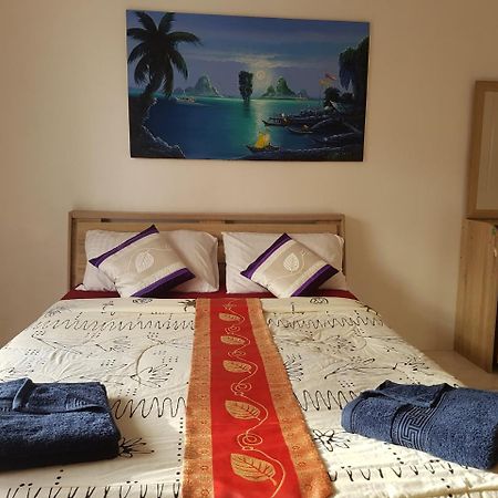 Sunshine Guesthouse Patong Exteriör bild