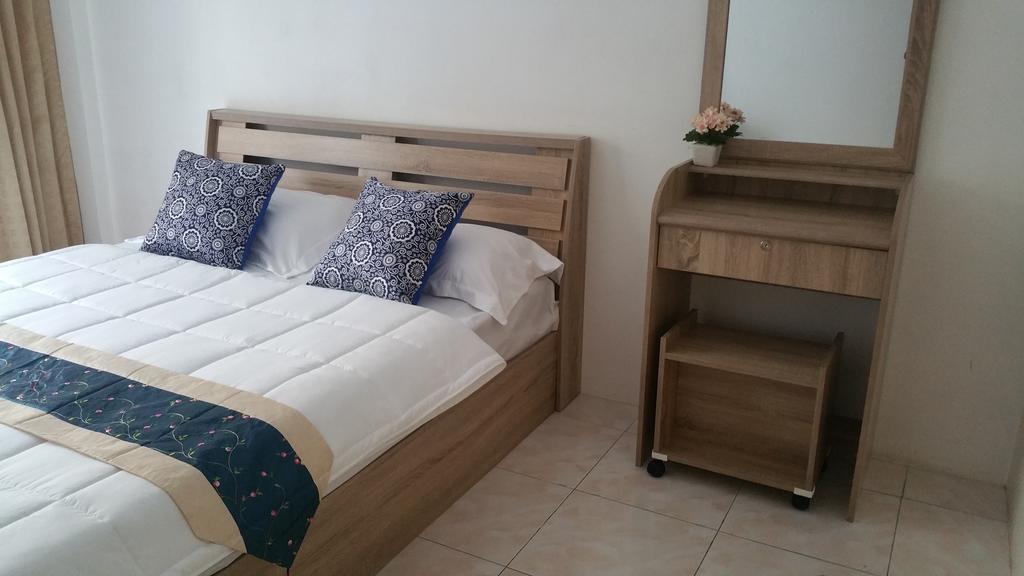 Sunshine Guesthouse Patong Exteriör bild