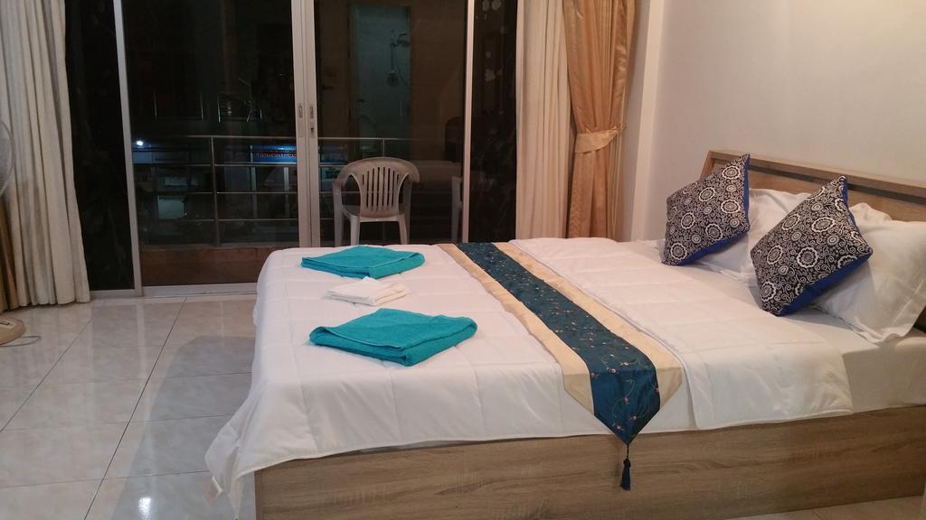 Sunshine Guesthouse Patong Exteriör bild