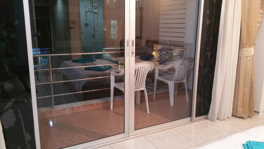 Sunshine Guesthouse Patong Exteriör bild