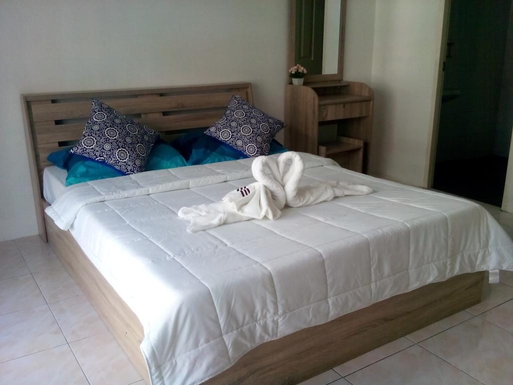 Sunshine Guesthouse Patong Exteriör bild