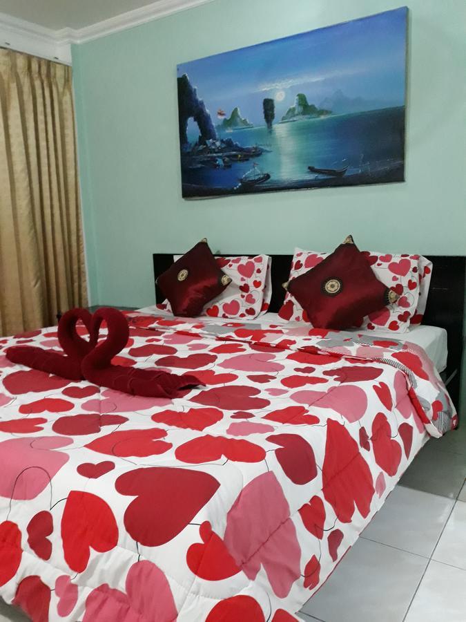 Sunshine Guesthouse Patong Exteriör bild