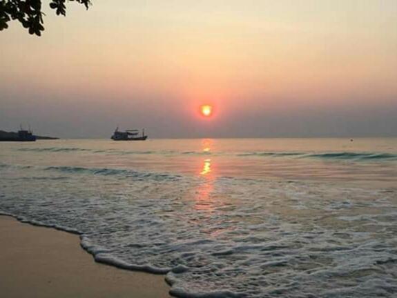 Sunshine Guesthouse Patong Exteriör bild