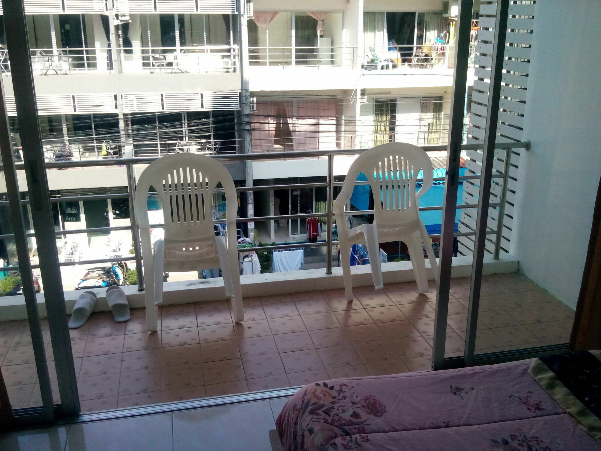 Sunshine Guesthouse Patong Exteriör bild