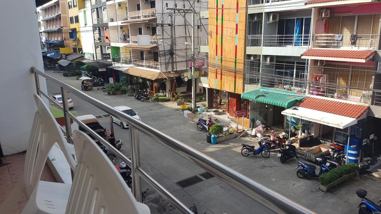 Sunshine Guesthouse Patong Exteriör bild