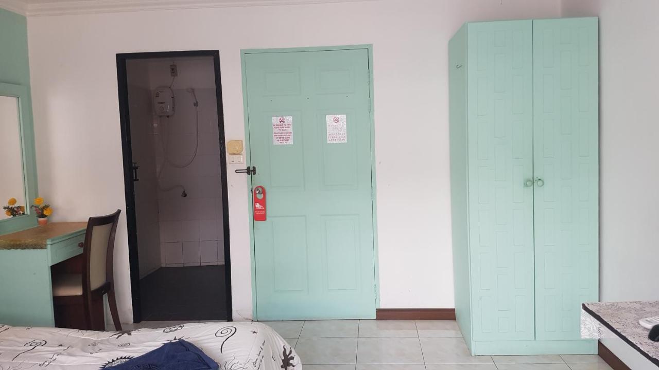 Sunshine Guesthouse Patong Exteriör bild